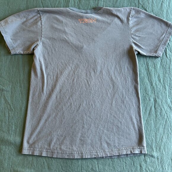 EXTREMELY RARE Tron: Legacy Elite Crew Gift T-Shirt Clu Abides Womens Small HTF - Picture 4 of 5